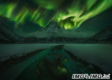 ice reflection water mountain snow aurora 